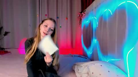 Snapshot of lada2k4 chatting on July 6, 5:04 am Lada online show from July 6, 5:04 am