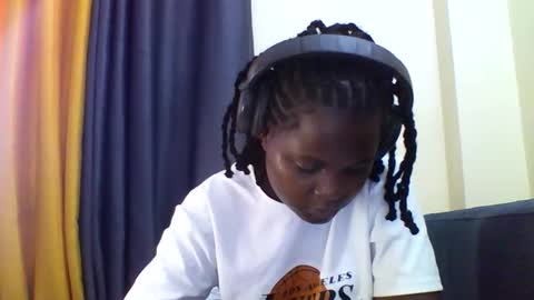 Snapshot of ladar_ chatting on March 1, 5:20 am vida online show from March 1, 5:20 am