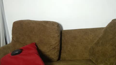 Snapshot of ladii_mia chatting on March 12, 6:25 pm Mia online show from March 12, 6:25 pm