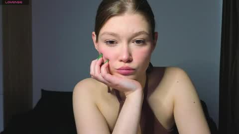 Snapshot of lady_birdd chatting on April 28, 2:00 pm lady_birdd online show from April 28, 2:00 pm