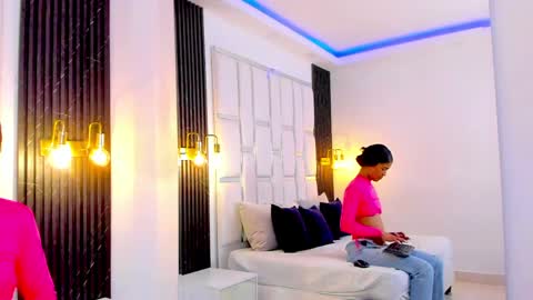 Snapshot of lady_boox chatting on April 8, 10:43 pm Lady online show from April 8, 10:43 pm