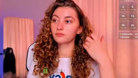 Snapshot of lady_curls chatting on September 18, 11:56 am Nika online show from September 18, 11:56 am