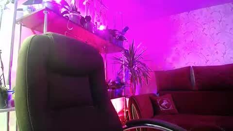 Snapshot of lady_gloria chatting on December 29, 8:11 am Lady Gloria online show from December 29, 8:11 am