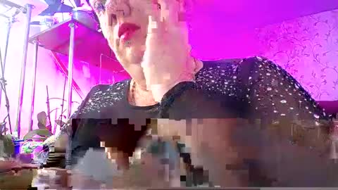 Snapshot of lady_gloria chatting on January 1, 12:44 pm Lady Gloria online show from January 1, 12:44 pm