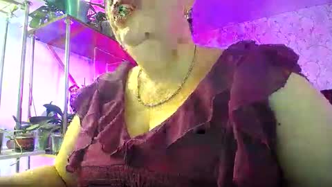 Snapshot of lady_gloria chatting on September 11, 3:50 am Lady Gloria online show from September 11, 3:50 am