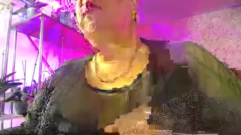 Snapshot of lady_gloria chatting on October 19, 5:41 am Lady Gloria online show from October 19, 5:41 am