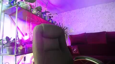 Lady Gloria online show from February 20, 7:10 am