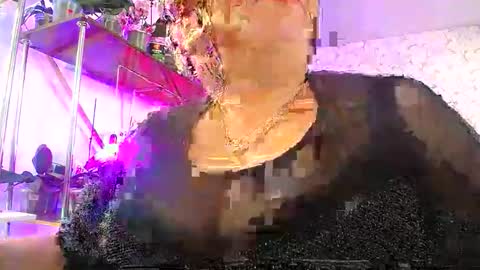 Snapshot of lady_gloria chatting on April 27, 9:18 am Lady Gloria online show from April 27, 9:18 am