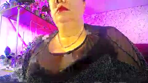 Snapshot of lady_gloria chatting on May 10, 6:40 am Lady Gloria online show from May 10, 6:40 am