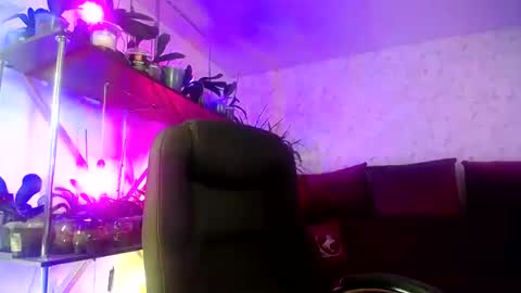 Snapshot of lady_gloria chatting on July 5, 8:21 am Lady Gloria online show from July 5, 8:21 am