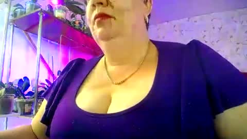 Snapshot of lady_gloria chatting on July 21, 11:45 am Lady Gloria online show from July 21, 11:45 am