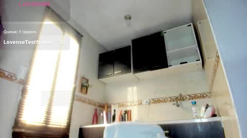 Snapshot of lady_hellen chatting on April 21, 6:55 pm online show from April 21, 6:55 pm