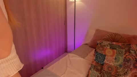 Gaby  online show from March 29, 11:05 pm