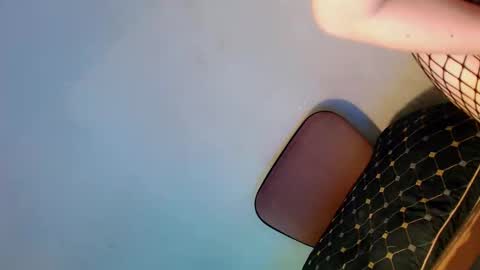 Ella online show from November 19, 1:11 pm