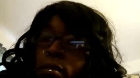 Snapshot of lady_suizid chatting on November 13, 6:51 pm Kinky Karamel online show from November 13, 6:51 pm