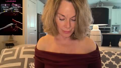 Snapshot of ladybabs chatting on April 3, 6:39 pm Ladybabs online show from April 3, 6:39 pm