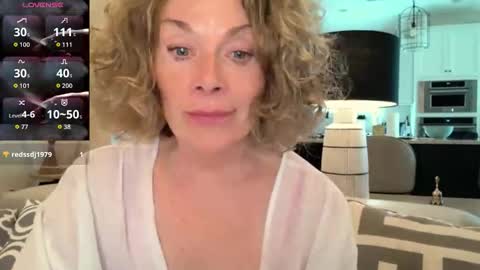 Snapshot of ladybabs chatting on April 15, 6:48 pm Ladybabs online show from April 15, 6:48 pm