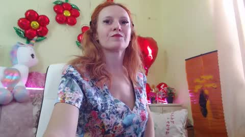 Sima Ladybigsmile online show from February 18, 9:32 am