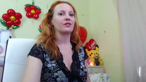 Sima Ladybigsmile online show from February 25, 11:00 pm
