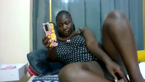 Snapshot of ladyblossoms19 chatting on December 23, 8:36 pm lindah32 online show from December 23, 8:36 pm