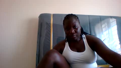 Snapshot of ladyblossoms19 chatting on December 26, 11:43 am lindah32 online show from December 26, 11:43 am