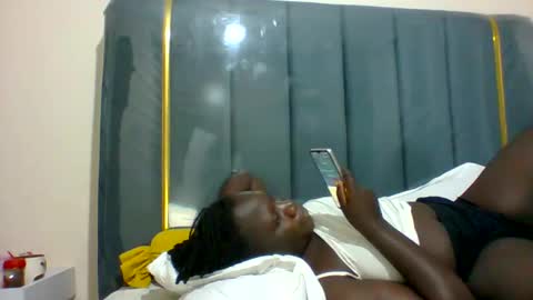 Snapshot of ladyblossoms19 chatting on December 29, 8:58 pm lindah32 online show from December 29, 8:58 pm