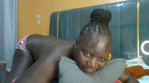 lindah32 online show from February 25, 4:16 pm