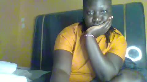 Snapshot of ladyblossoms19 chatting on June 1, 10:06 am lindah32 online show from June 1, 10:06 am