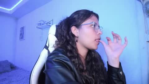 Snapshot of ladybrown_16 chatting on February 8, 1:09 am Lady online show from February 8, 1:09 am