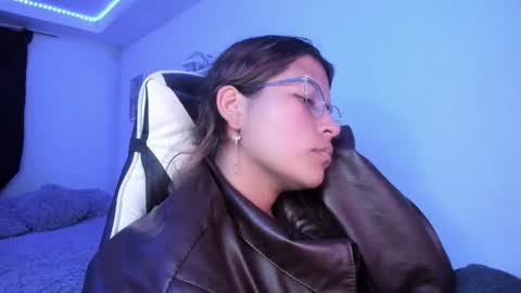 Snapshot of ladybrown_16 chatting on February 11, 4:50 am Lady online show from February 11, 4:50 am