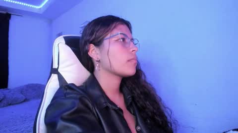 Snapshot of ladybrown_16 chatting on February 15, 4:31 am Lady online show from February 15, 4:31 am