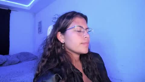 Snapshot of ladybrown_16 chatting on February 15, 7:51 am Lady online show from February 15, 7:51 am