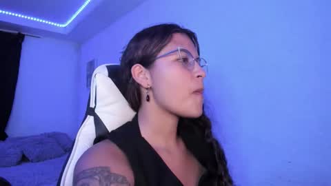 Snapshot of ladybrown_16 chatting on February 19, 12:50 am Lady online show from February 19, 12:50 am