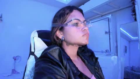  Lady  online show from April 13, 3:56 am