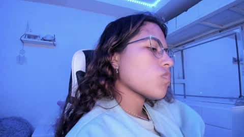  Lady  online show from June 8, 2:34 am
