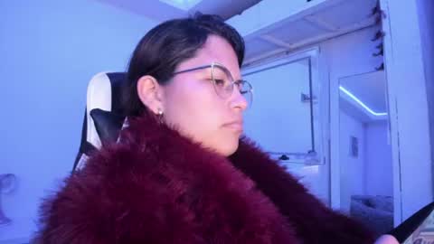  Lady  online show from June 9, 2:01 am