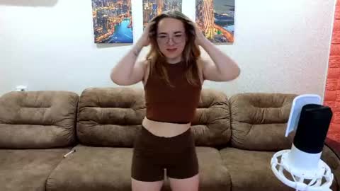 Snapshot of ladydary chatting on July 3, 6:31 am Hello im May online show from July 3, 6:31 am