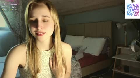 Snapshot of ladyevee chatting on June 8, 3:12 pm MiaPvt open online show from June 8, 3:12 pm