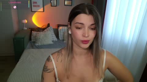 ladylancaster online show from April 1, 1:52 pm