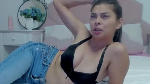 Snapshot of ladyliia chatting on January 14, 7:27 am Lia online show from January 14, 7:27 am