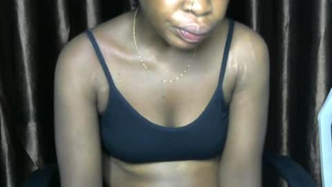 Snapshot of ladylilasexy chatting on June 14, 12:30 am sexylila online show from June 14, 12:30 am