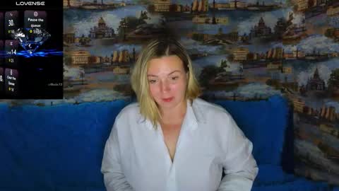 ladylucky_ online show from September 30, 3:33 am