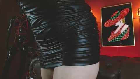 ladylunatikka online show from March 7, 1:35 am