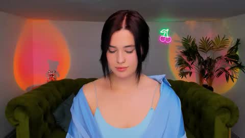 Amelia online show from October 9, 1:20 pm