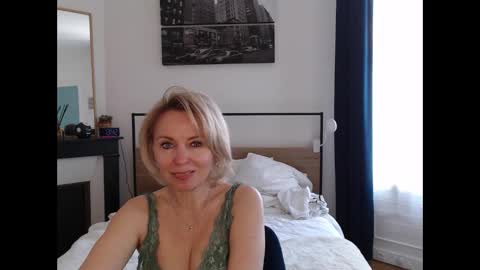 Snapshot of ladysexyx chatting on March 19, 12:42 pm ladysexyx online show from March 19, 12:42 pm