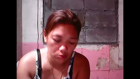 Snapshot of ladysweet4u69 chatting on April 27, 1:36 am ladysweet4u69 online show from April 27, 1:36 am
