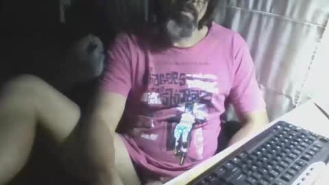 Snapshot of lagenovadura chatting on April 9, 2:44 am La Genova esta Dura beard boy male dick mastubate latinosexy latinohot latino glasses mature strong stronglegs online show from April 9, 2:44 am