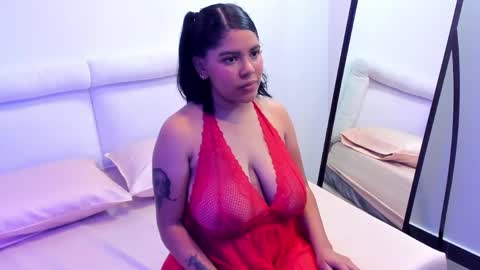 Snapshot of lagitana_ chatting on June 1, 3:19 am Lauren online show from June 1, 3:19 am