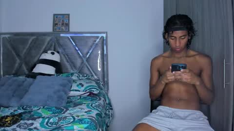 LagoSantos online show from November 25, 8:42 pm