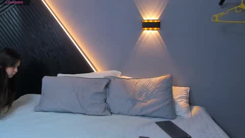    online show from March 17, 10:13 pm